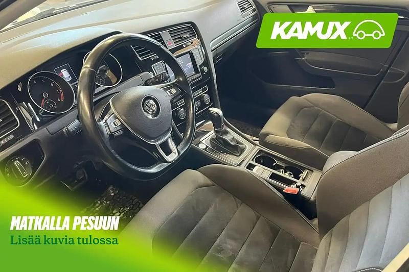 Käytetty VW Golf VII Highline 140 HP (102 kW) 2013 Hopea / harmaa Sedan