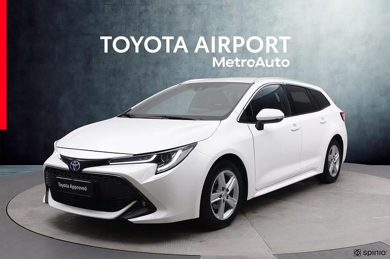 Valkoinen Käytetty 2022 Toyota Corolla Edition Farmari | 26 990 € (Perustarjous) - Kuva 1/4