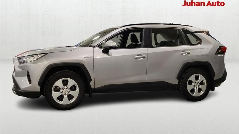 Käytetty Toyota RAV4 Hybrid Active 178 HP (130 kW) 2020 Hopea Katumaasturi