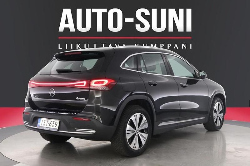 Käytetty Mercedes EQA300 167 kW (228 HP) 2023 Musta Katumaasturi