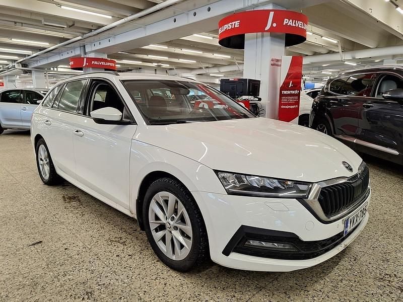 Käytetty Skoda Octavia Ambition 204 HP (150 kW) 2022 Valkoinen Farmari