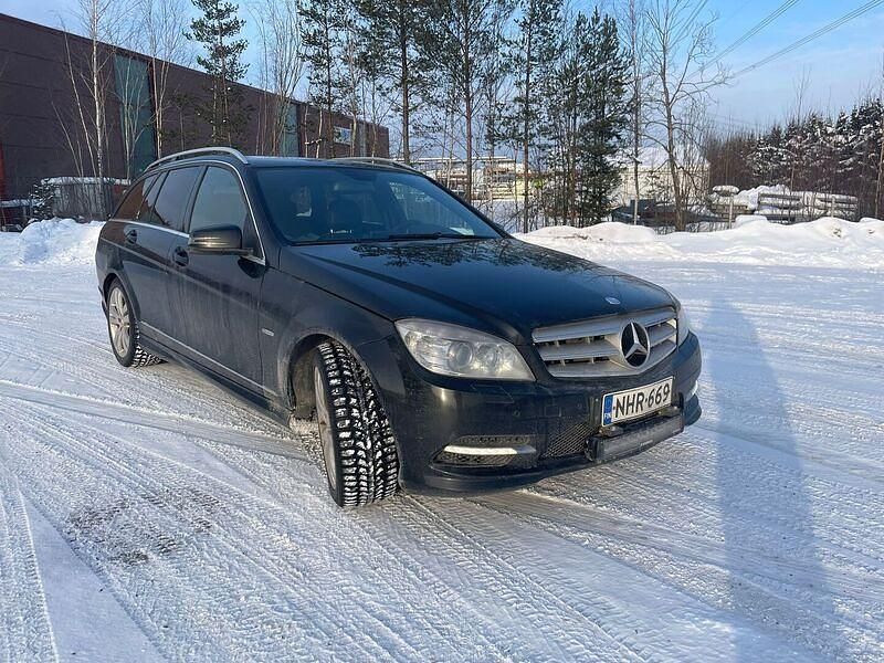Käytetty Mercedes C200 Business 136 HP (100 kW) 2011 Farmari
