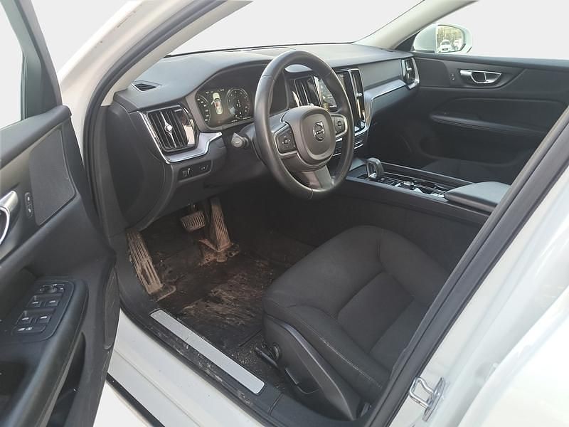 Käytetty Volvo V60 Momentum 163 HP (119 kW) 2022 Farmari