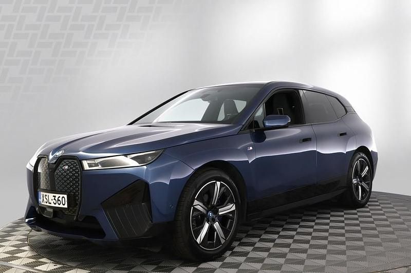 Sininen Käytetty 2023 BMW iX Katumaasturi | 75 800 € (Perustarjous) - Kuva 1/4
