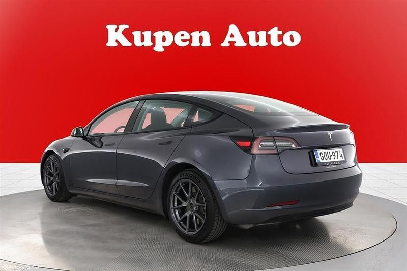 Käytetty Tesla Model 3 Standard Range Plus 208 kW (283 HP) 2021 Sedan