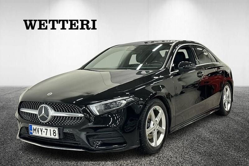Musta Käytetty 2020 Mercedes A180 Business Sedan | 24 900 € (Hieman kallis) - Kuva 1/4