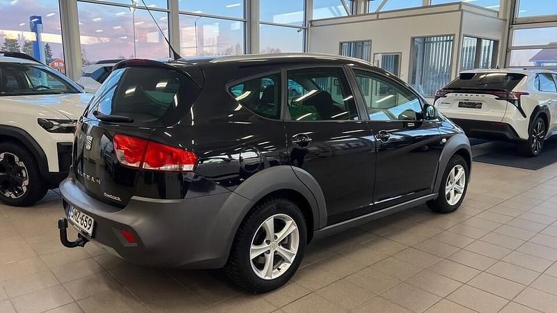 Käytetty Seat Altea 200 HP (147 kW) 2009 Musta Farmari