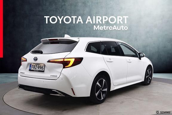 Käytetty Toyota Corolla Edition 140 HP (102 kW) 2024 Valkoinen Farmari