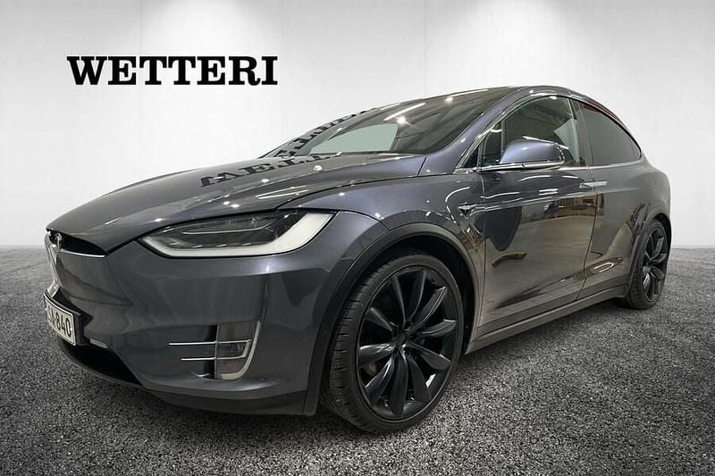 Harmaa Käytetty 2018 Tesla Model X Katumaasturi | 27 490 € (Perustarjous) - Kuva 1/4