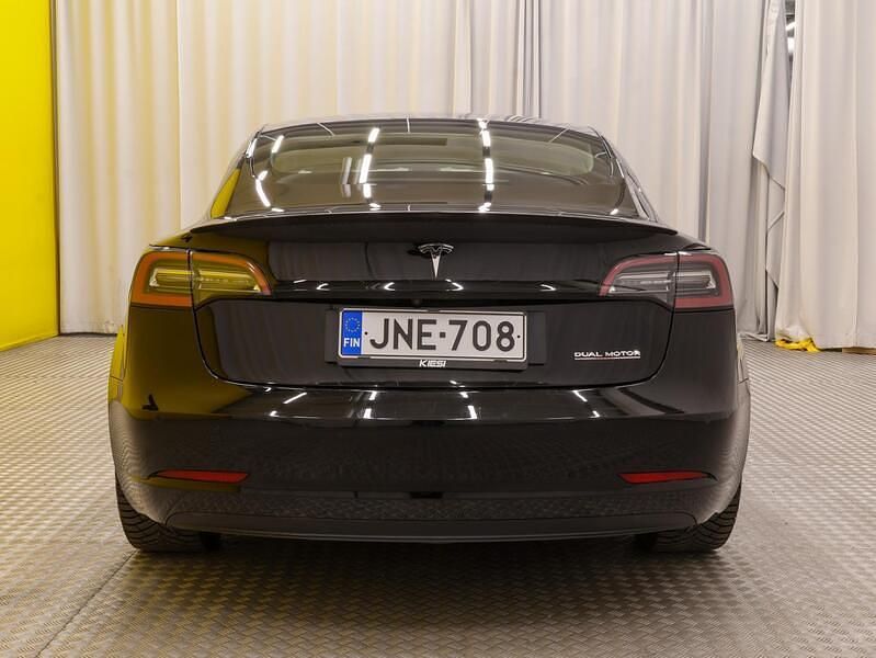 Käytetty Tesla Model 3 Performance 461 kW (627 HP) 2021 Sedan