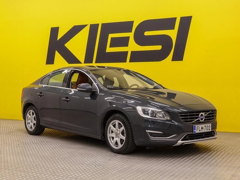 Harmaa Käytetty 2014 Volvo S60 Performance Sedan | 17 490 € (Supertarjous) - Kuva 1/3