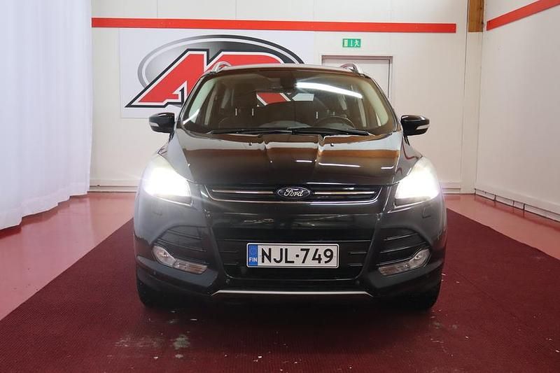 Käytetty Ford Kuga Titanium 150 HP (110 kW) 2014 Katumaasturi