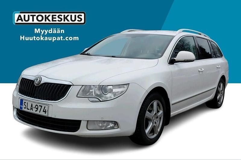 Valkoinen Käytetty 2013 Skoda Superb Business Line Farmari | 5 900 € - Kuva 1/4