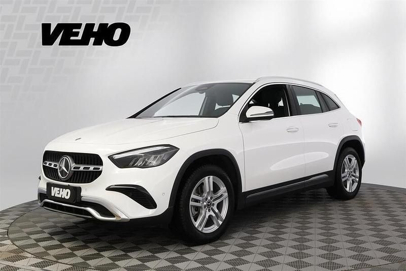 Käytetty Mercedes GLA250 Advanced Plus 160 HP (117 kW) 2024 Valkoinen Katumaasturi