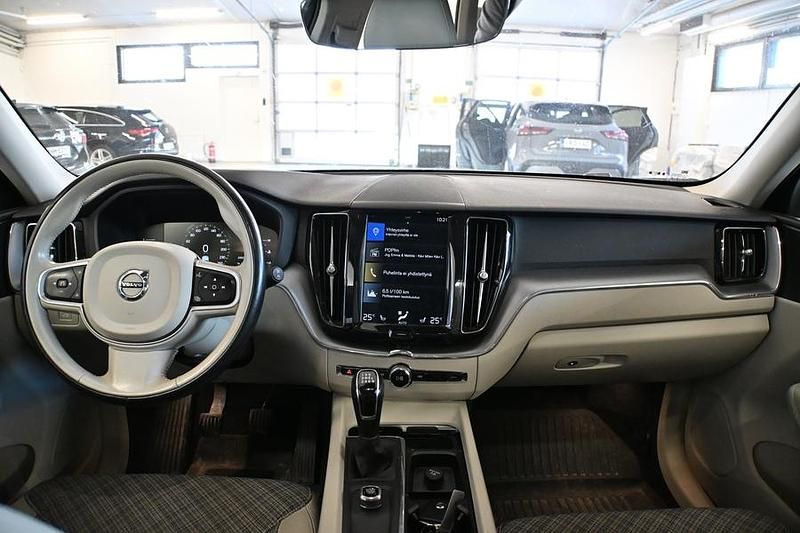 Käytetty Volvo XC60 Business Edition 190 HP (139 kW) 2018 Katumaasturi