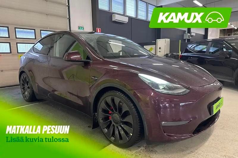 Käytetty Tesla Model Y Performance 336 kW (457 HP) 2024 Punainen Katumaasturi