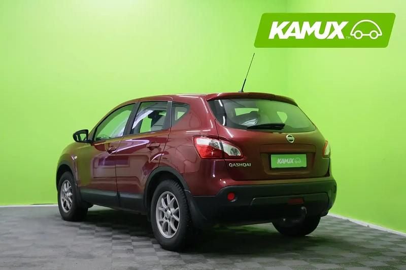 Käytetty Nissan Qashqai Acenta 114 HP (83 kW) 2010 Punainen Katumaasturi