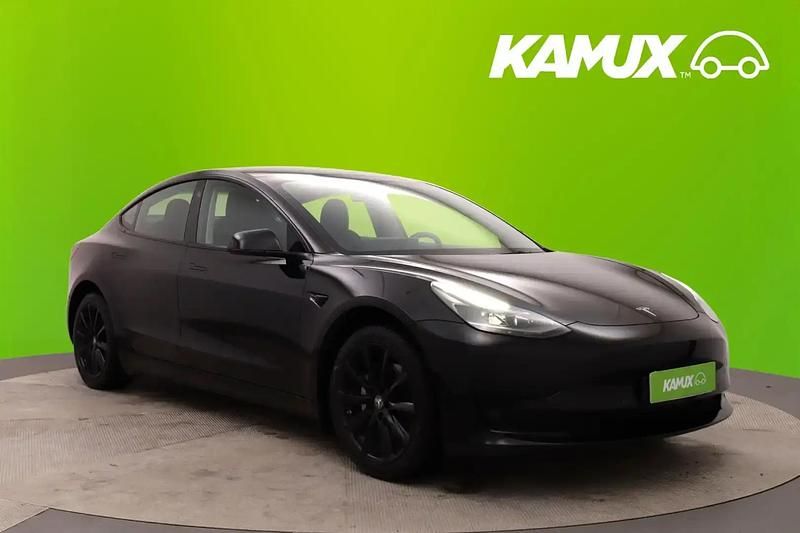 Musta Käytetty 2021 Tesla Model 3 Standard Range Plus Sedan | 20 850 € (Perustarjous) - Kuva 1/4