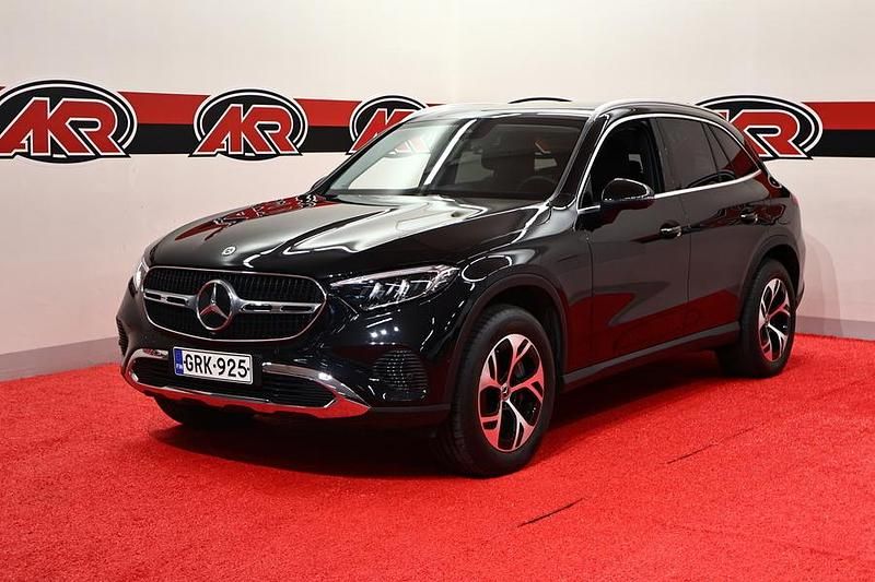 Käytetty Mercedes GLC400d Advanced 252 HP (185 kW) 2023 Musta Farmari