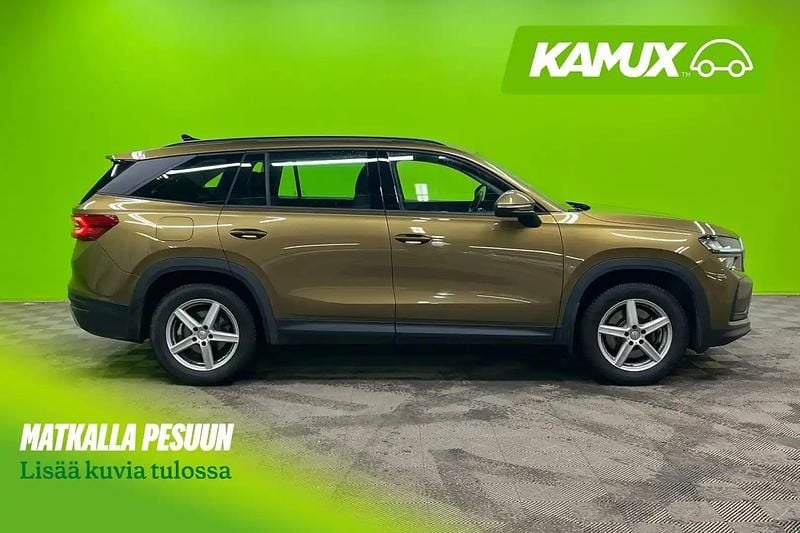 Käytetty Skoda Kodiaq Selection 150 HP (110 kW) 2025 Bronx gold pearlescent Katumaasturi
