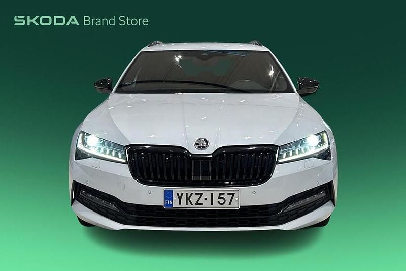 Käytetty Skoda Superb Business Line 200 HP (147 kW) 2023 Farmari