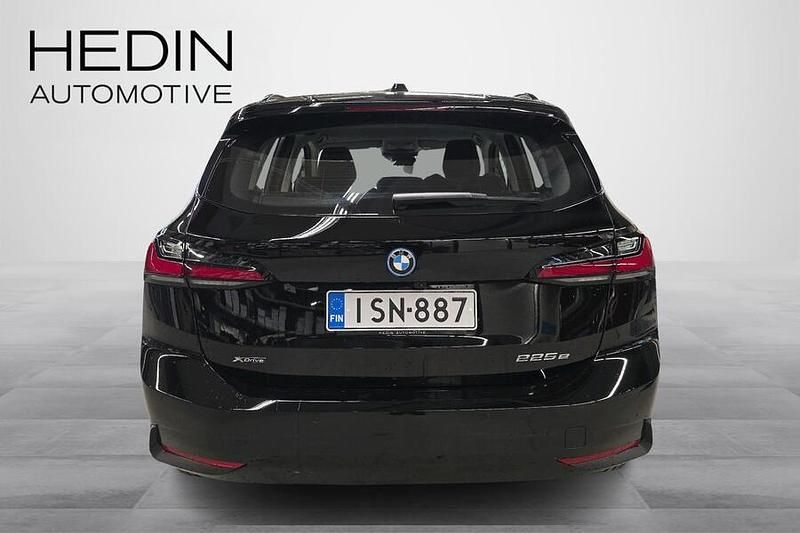 Uusi BMW 225 Active Tourer 245 HP (180 kW) 2025 Tila-auto