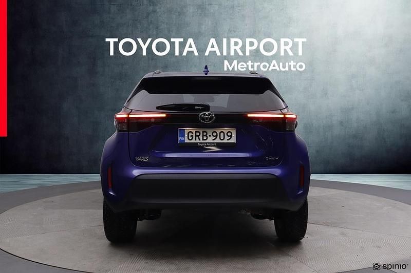 Käytetty Toyota Yaris Cross 116 HP (85 kW) 2024 Sininen Katumaasturi