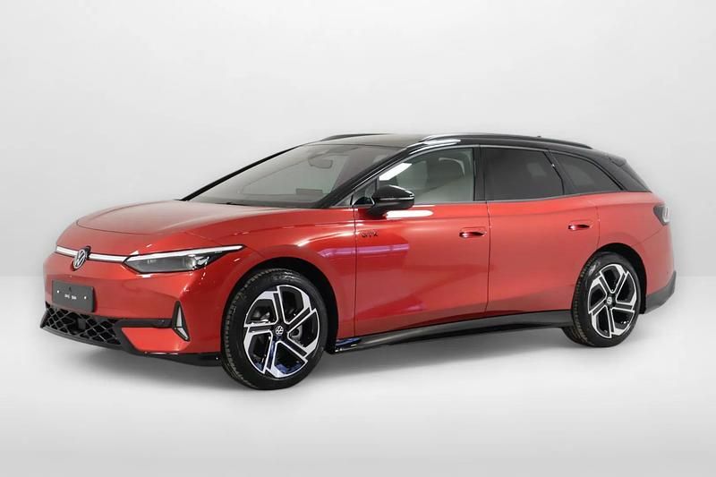 Uusi VW ID.7 GTX 250 kW (340 HP) 2026 Kings red /black Farmari