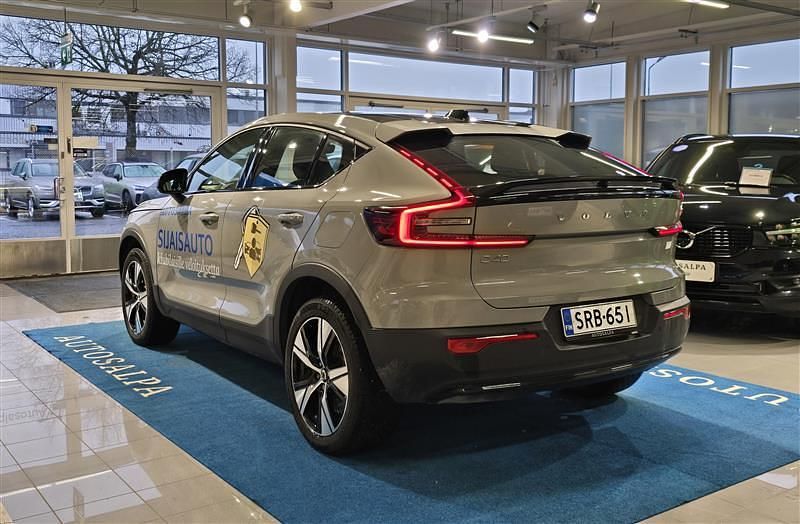 Käytetty Volvo EC40 Plus 185 kW (252 HP) 2024 Katumaasturi