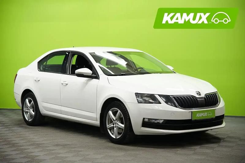Valkoinen Käytetty 2017 Skoda Octavia Ambition Sedan | 10 890 € (Perustarjous) - Kuva 1/4