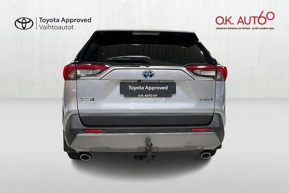 Käytetty Toyota RAV4 Active 176 HP (129 kW) 2022 Hopea Katumaasturi