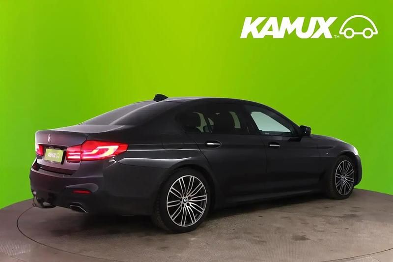 Käytetty BMW 530 M Sport 252 HP (185 kW) 2017 Hopea / harmaa Sedan