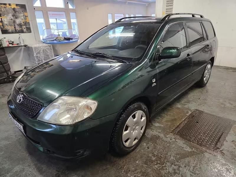 Käytetty Toyota Corolla 2003