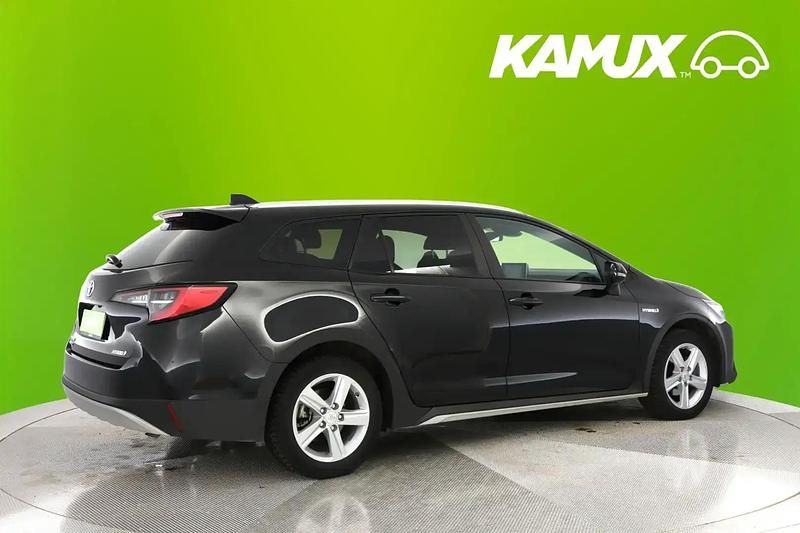 Käytetty Toyota Corolla 122 HP (89 kW) 2021 Musta Farmari