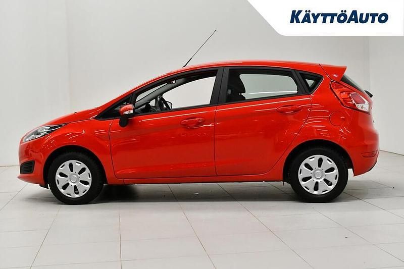 Käytetty Ford Fiesta Trend 80 HP (58 kW) 2016 Punainen Viistoperä