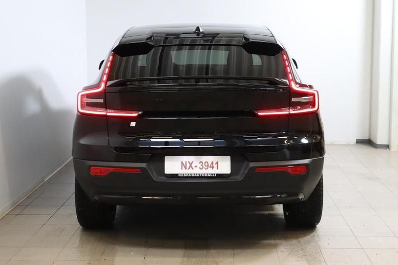 Käytetty Volvo EC40 Performance 325 kW (442 HP) 2025 Musta Katumaasturi