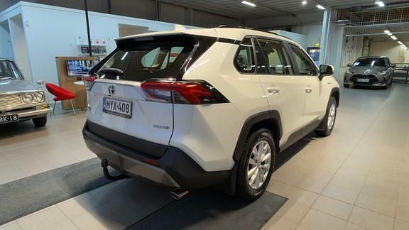 Käytetty Toyota RAV4 Active 176 HP (129 kW) 2021 Valkoinen Katumaasturi