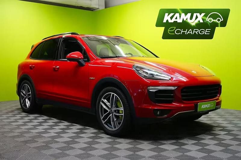 Käytetty Porsche Cayenne S E-Hybrid 333 HP (244 kW) 2015 Punainen Katumaasturi