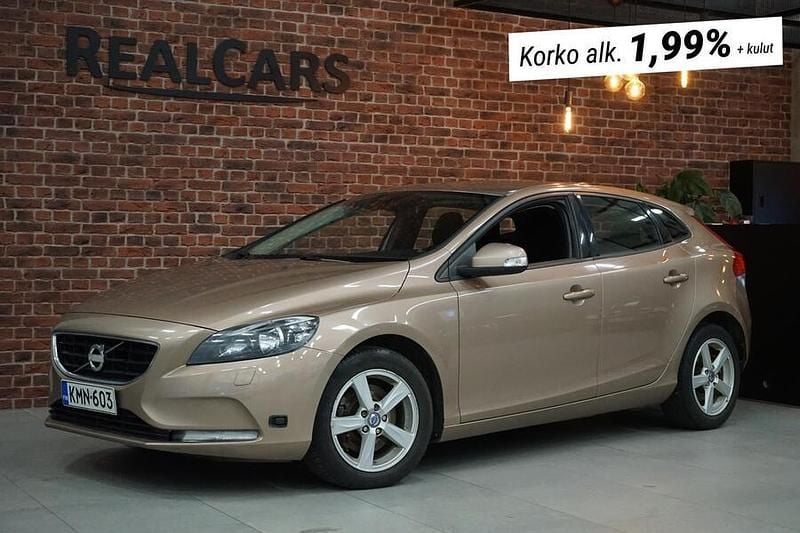 Käytetty Volvo V40 Kinetic 114 HP (83 kW) 2013 Viistoperä