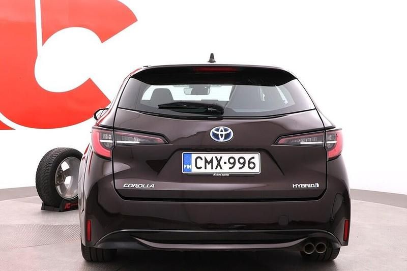 Käytetty Toyota Corolla Active 184 HP (135 kW) 2019 Ruskea (beige) Farmari