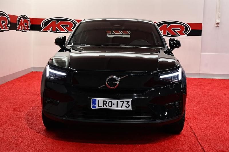 Käytetty Volvo C40 Ultimate 169 kW (231 HP) 2023 Musta Katumaasturi