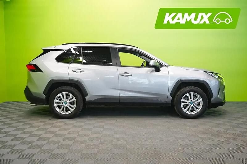 Käytetty Toyota RAV4 Hybrid Active 178 HP (130 kW) 2024 Hopea / harmaa Katumaasturi