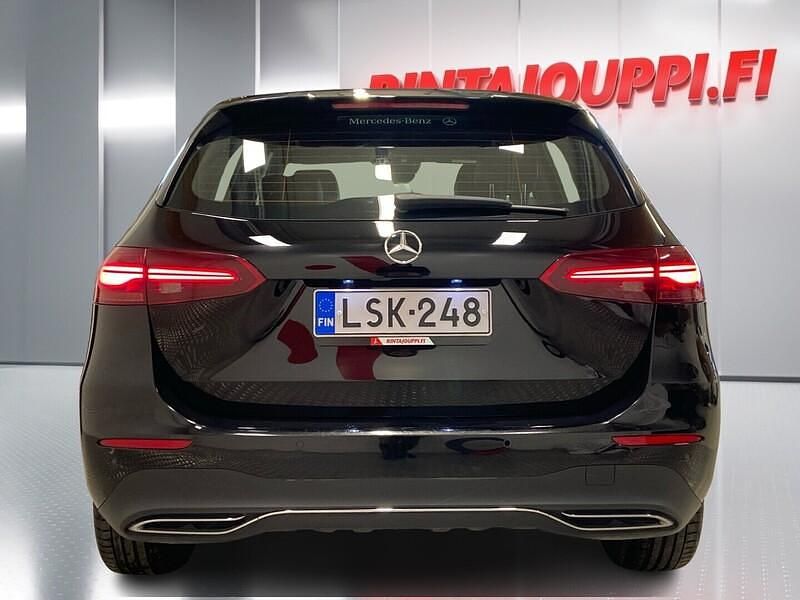 Käytetty Mercedes B250e 163 HP (119 kW) 2023 Tila-auto