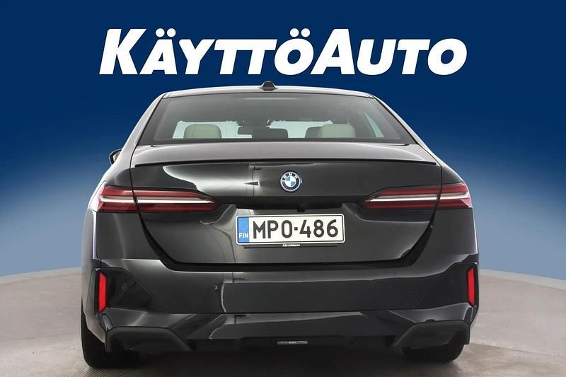 Käytetty BMW 550e M Sport 490 HP (360 kW) 2024 Musta Sedan