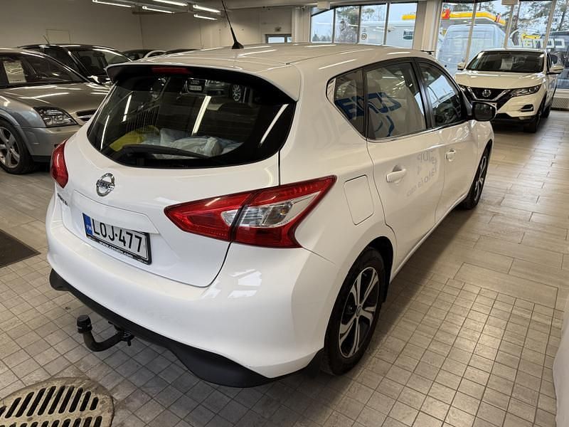Käytetty Nissan Pulsar Acenta Connect 116 HP (85 kW) 2018 Viistoperä