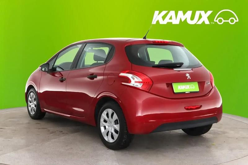 Käytetty Peugeot 208 68 HP (50 kW) 2015 Punainen Viistoperä