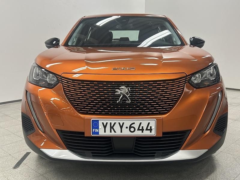 Käytetty Peugeot e-2008 Active 100 kW (136 HP) 2022 Katumaasturi