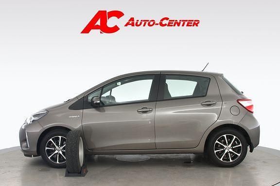 Käytetty Toyota Yaris Active 72 HP (52 kW) 2018 Harmaa Viistoperä