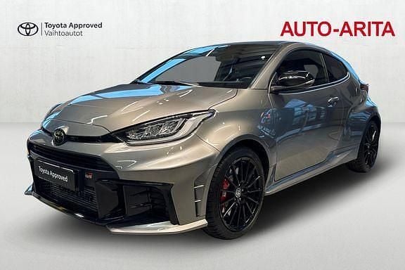 Käytetty Toyota Yaris Sport 276 HP (202 kW) 2025 Harmaa Viistoperä