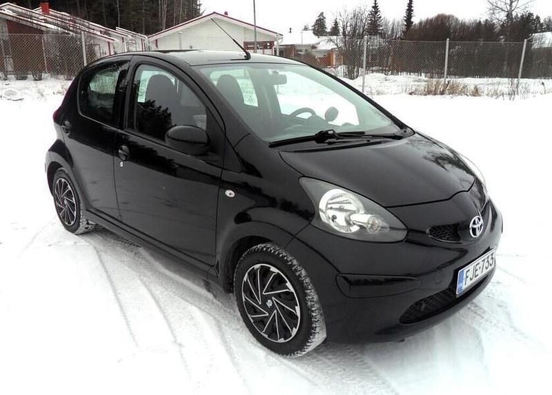 Käytetty Toyota Aygo 68 HP (50 kW) 2008 Viistoperä